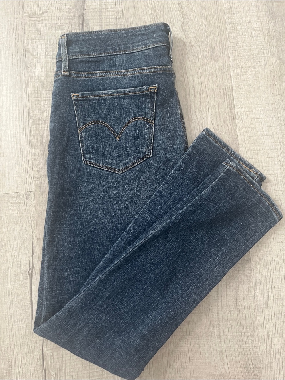 Levi’s 711 Skinny Jeans Size 28 Medium Wash Mid Rise Stretch Denim